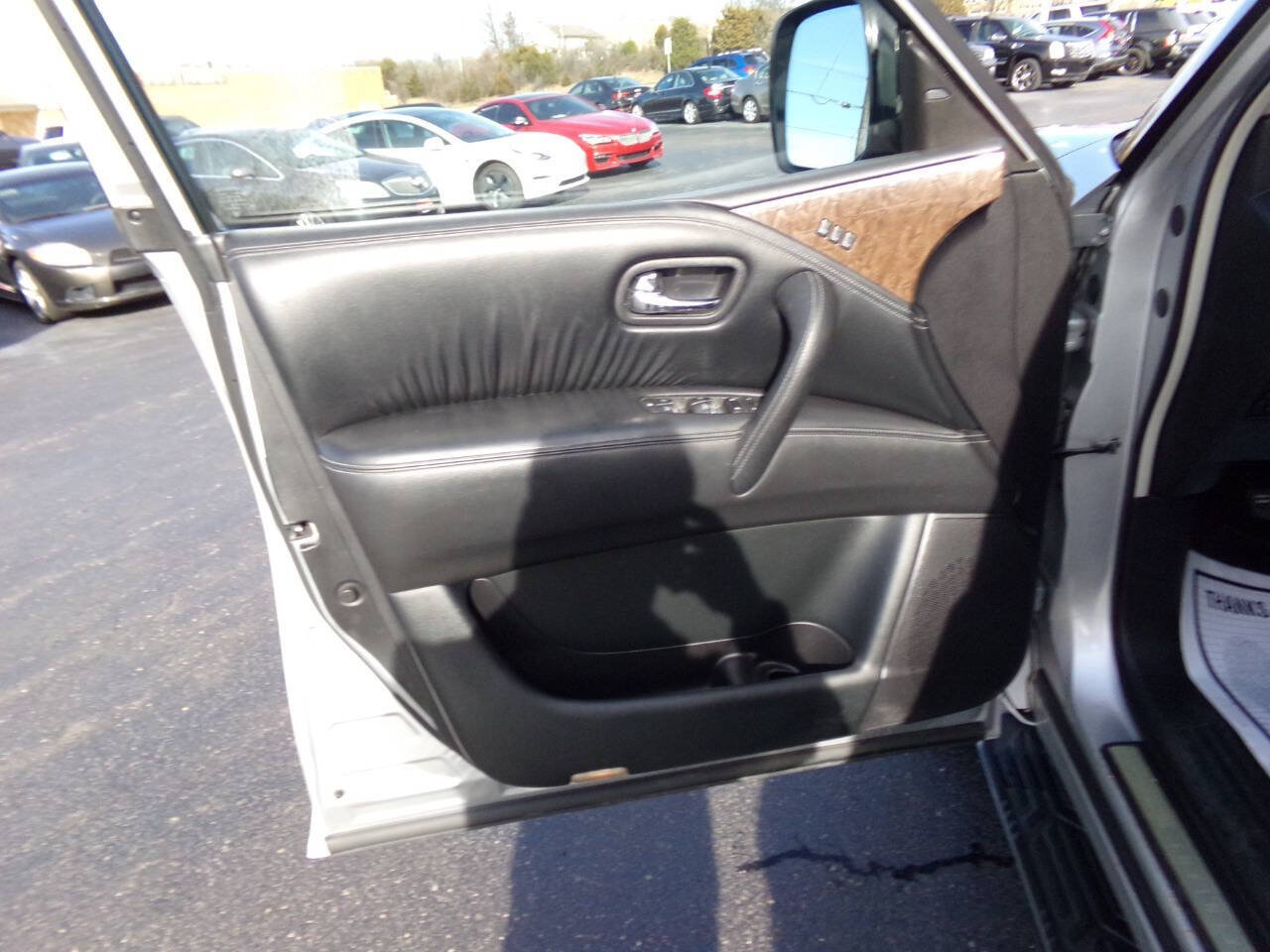 Used 2015 INFINITI QX80 4WD w/ Driver's Assistance Package image 8
