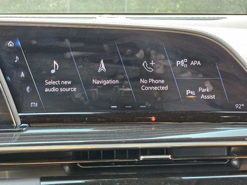 Used 2022 Cadillac Escalade Premium Luxury AWD/4WD image 23