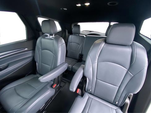 Used 2022 Buick Enclave Premium image 35