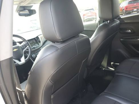 Used 2019 Chevrolet Trax LT w/ LT Convenience Package FWD image 14