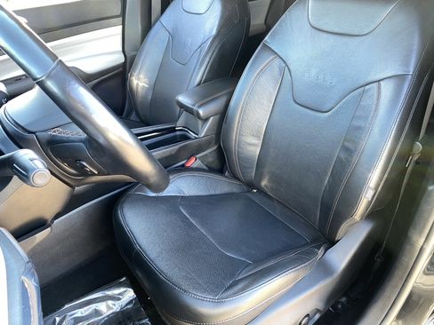 Used 2022 Jeep Compass Limited w/ Elite Group image 16