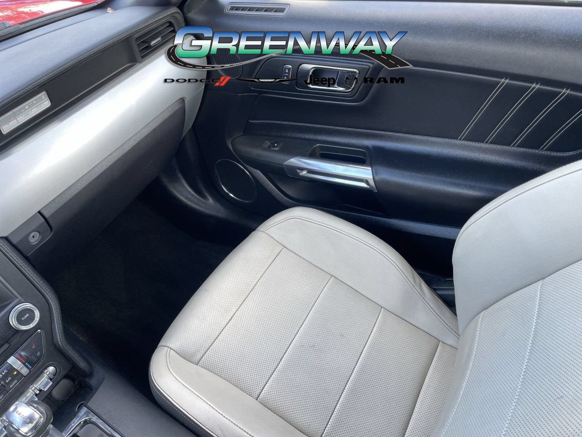 Used 2016 Ford Mustang Premium RWD image 15