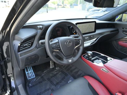 Used 2024 Lexus LS 500 F Sport image 16