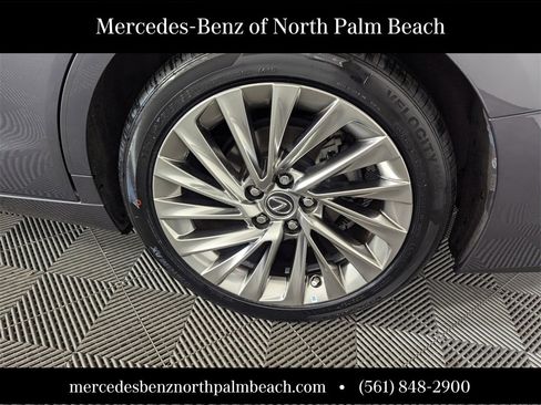 Used 2019 Lexus ES 350 Ultra Luxury image 19