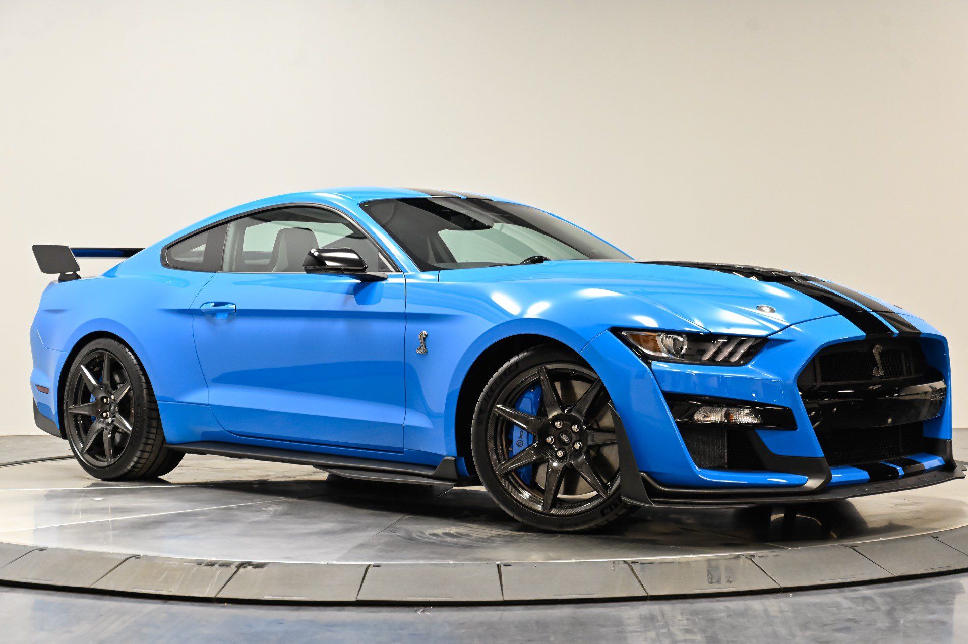 Used 2022 Ford Mustang Shelby GT500 w/ Carbon Fiber Track Pack RWD image 42