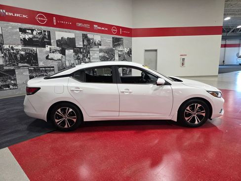 Used 2023 Nissan Sentra SV FWD image 2
