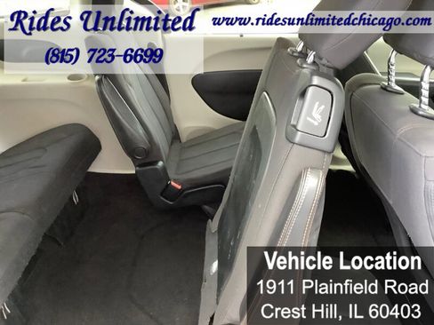 Used 2017 Chrysler Pacifica Touring Plus w/ Tire & Wheel Group image 33