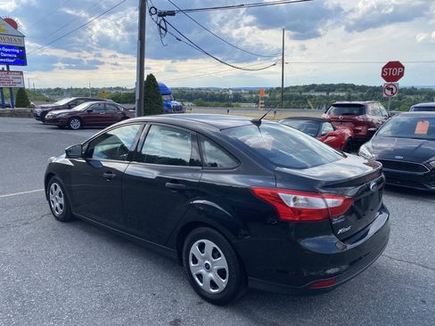 Used 2014 Ford Focus S FWD image 3