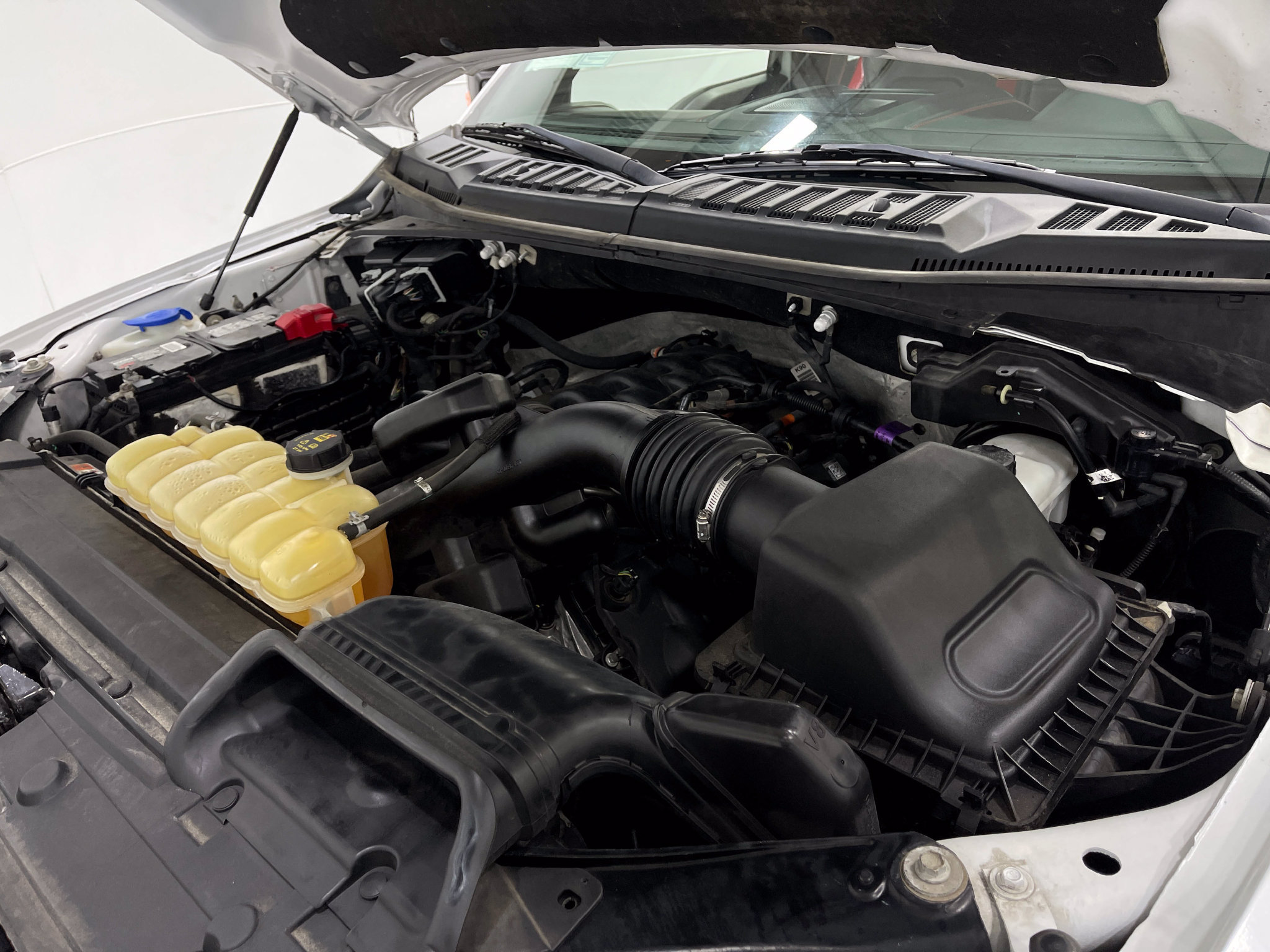 Used 2018 Ford F150 Lariat w/ Equipment Group 502A Luxury AWD/4WD image 27