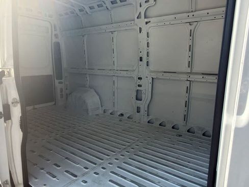 Used 2025 RAM ProMaster 2500 w/ Convenience Group FWD image 14