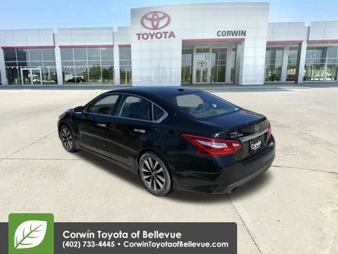 Used 2017 Nissan Altima 2.5 SV w/ Convenience Package FWD image 12