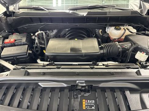 Used 2024 Chevrolet Silverado 1500 High Country w/ Technology Package AWD/4WD image 34