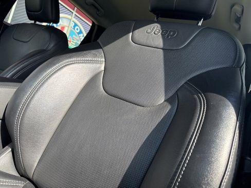 Used 2023 Jeep Cherokee Altitude Lux image 27