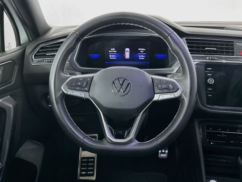 Used 2023 Volkswagen Tiguan SE R-Line FWD image 17