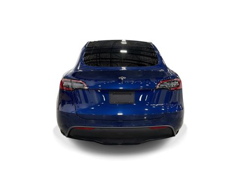 Certified 2022 Tesla Model Y Long Range AWD/4WD image 5