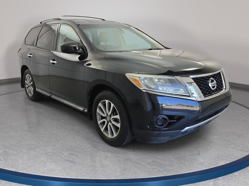 Used 2014 Nissan Pathfinder SV FWD image 3