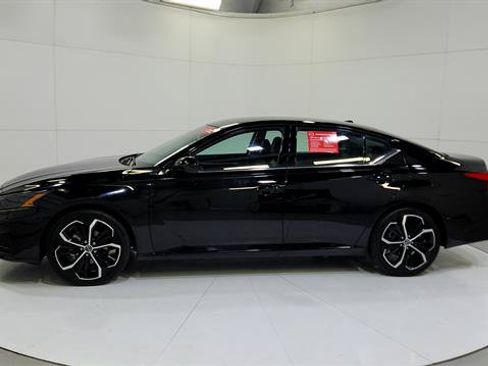 Certified 2025 Nissan Altima 2.5 SR FWD image 5