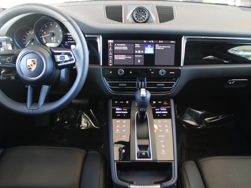 New 2026 Porsche Macan image 15