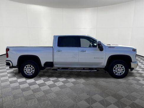 Used 2024 Chevrolet Silverado 3500 LTZ w/ LTZ Convenience Package AWD/4WD image 7