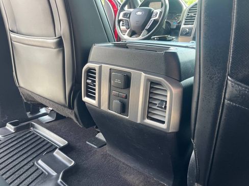 Used 2015 Ford F150 Platinum w/ Equipment Group 701A Luxury AWD/4WD image 30