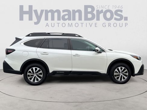 Used 2022 Subaru Outback Premium image 2
