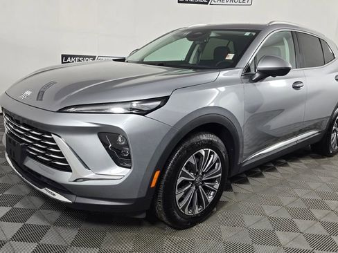 Used 2025 Buick Envision Preferred AWD/4WD image 2