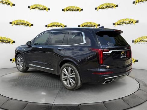 Used 2022 Cadillac XT6 Premium Luxury FWD image 3