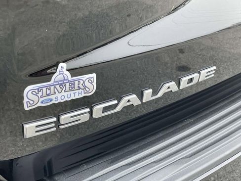 Used 2024 Cadillac Escalade ESV Premium Luxury Platinum image 25