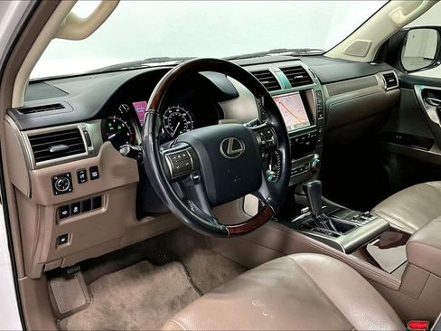 Used 2017 Lexus GX 460 image 16