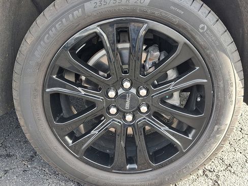 Certified 2023 GMC Acadia SLE w/ Driver Convenience Package image 8