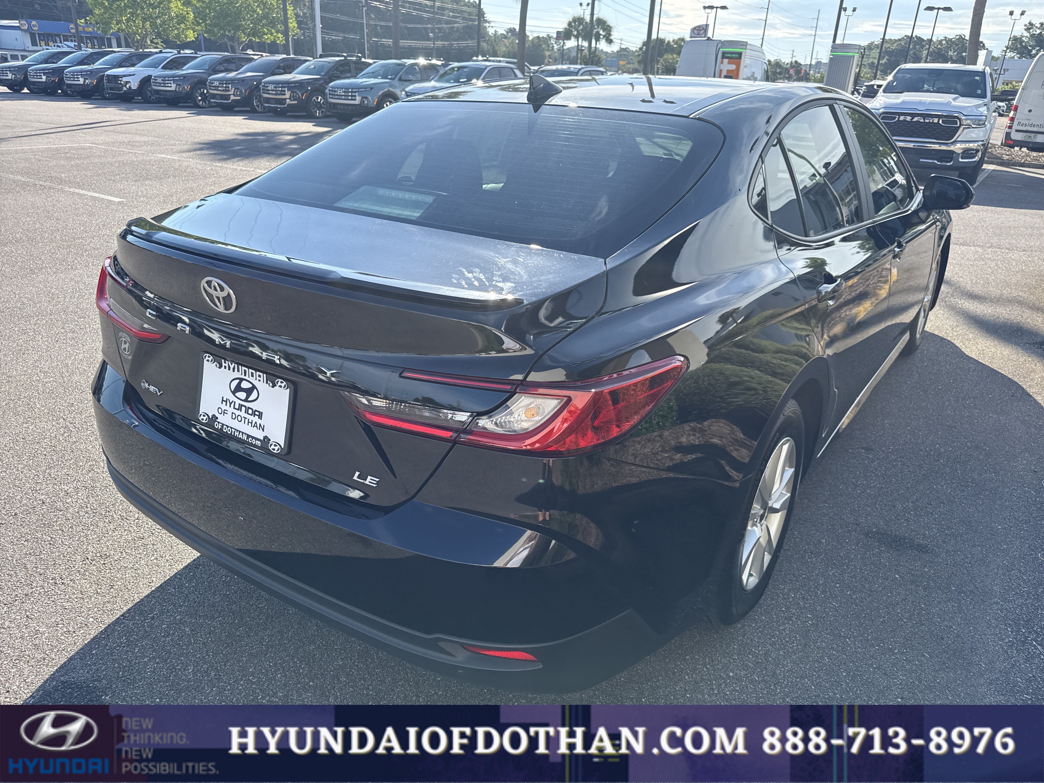 Used 2025 Toyota Camry LE w/ Convenience Package FWD image 4
