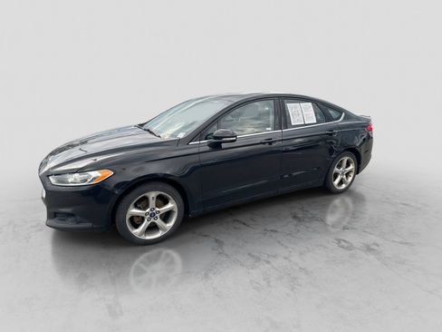 Used 2014 Ford Fusion SE w/ Equipment Group 201A FWD image 16