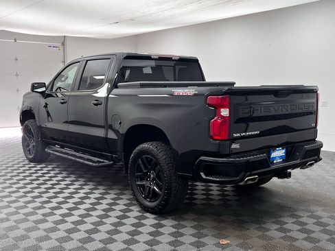 Used 2025 Chevrolet Silverado 1500 LT Trail Boss w/ Convenience Package II AWD/4WD image 11