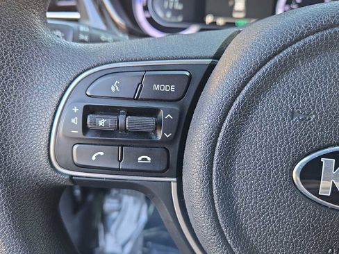 Used 2021 Kia Niro LX image 22