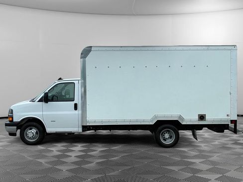 Used 2024 Chevrolet Express 3500 w/ Power Convenience Package RWD image 2