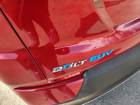 Used 2022 Chevrolet Bolt EUV LT w/ Convenience Package image 13