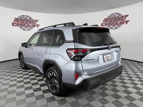 Used 2025 Subaru Forester Limited AWD/4WD image 5