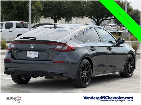 Used 2025 Honda Civic Sport image 4