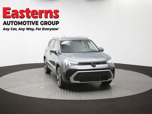 Used 2025 Volkswagen Taos SE AWD/4WD image 49