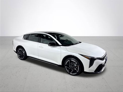 New 2025 Kia K4 GT-Line image 4