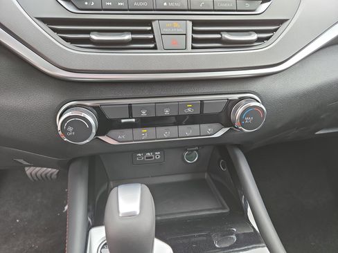 New 2025 Nissan Altima 2.5 SR image 29