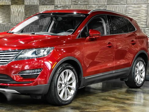 Used 2017 Lincoln MKC Select w/ Select Plus Package FWD image 8
