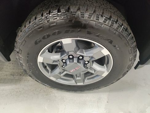 New 2026 GMC Sierra 2500 SLT w/ SLT Premium Package image 4