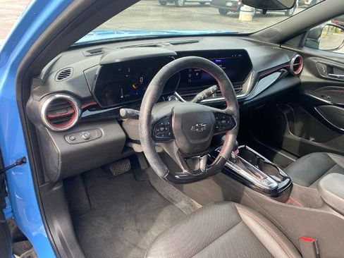 Used 2024 Chevrolet Trax RS FWD image 12