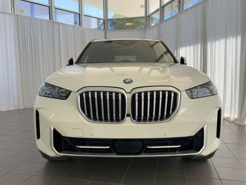 Used 2025 BMW X5 xDrive50e AWD/4WD image 6