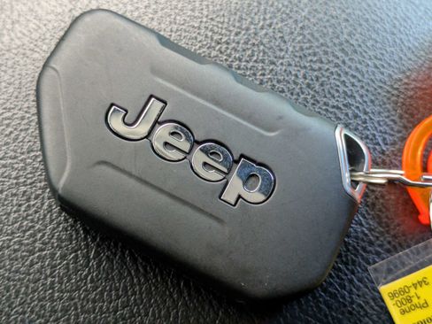 Used 2022 Jeep Wrangler Unlimited Sport AWD/4WD image 23