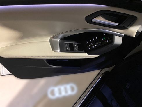 Certified 2025 Audi Q5 Premium w/ Convenience Package image 11