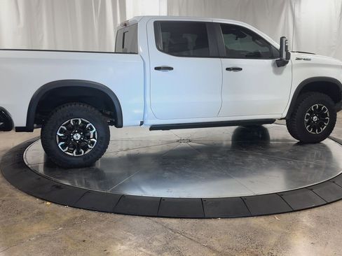 Used 2024 Chevrolet Silverado 1500 ZR2 w/ Technology Package image 6