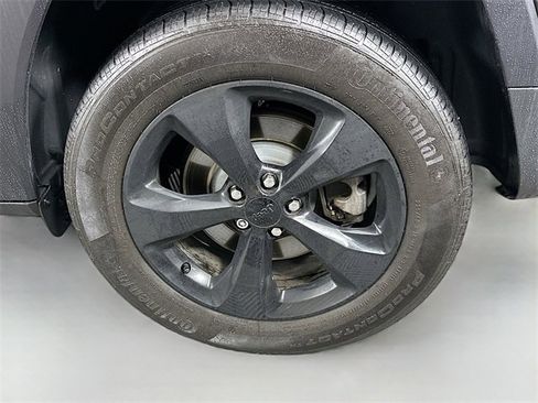 Used 2018 Jeep Cherokee Limited w/ High Altitude Package image 32