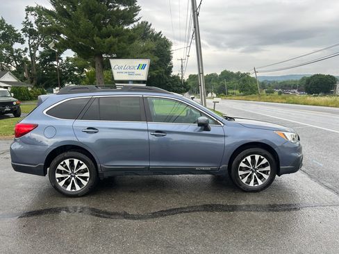 Used 2016 Subaru Outback 2.5i Limited AWD/4WD image 8